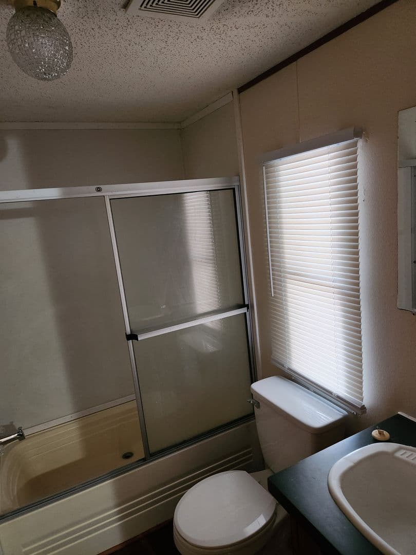 Dry Prong Apartment: 21459 Highway 167