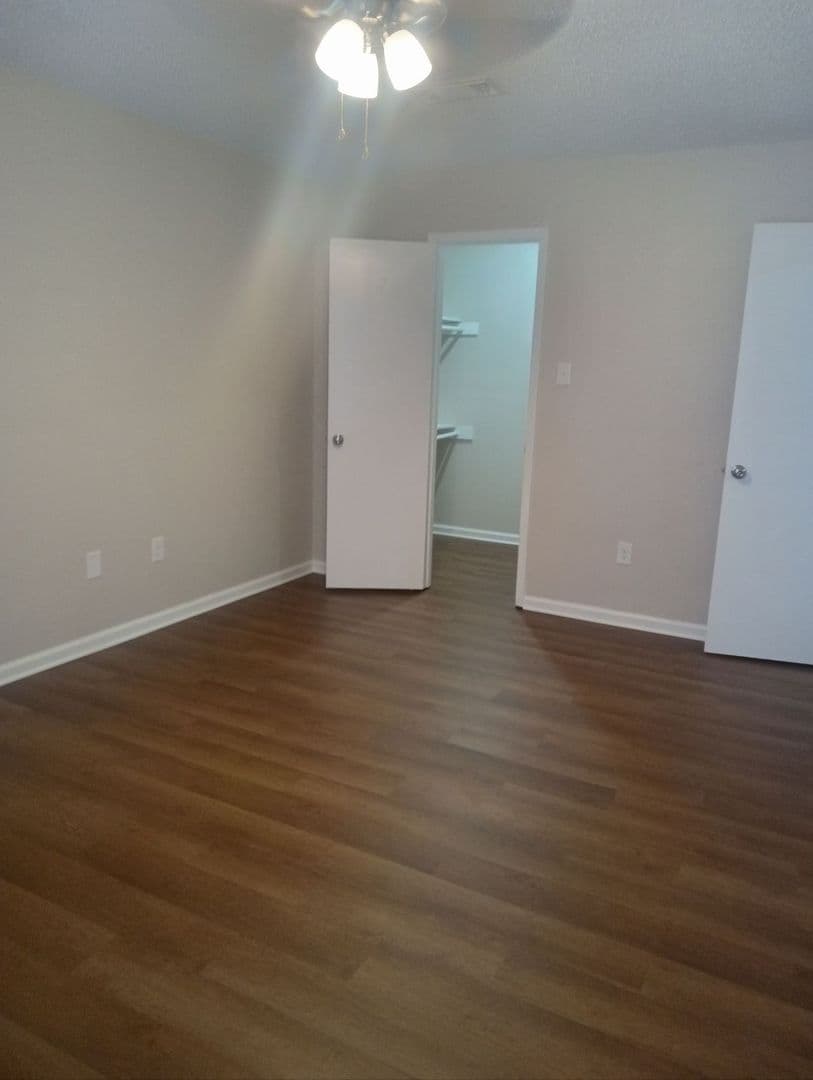 Alexandria Apartment: 2509 Culpepper Rd