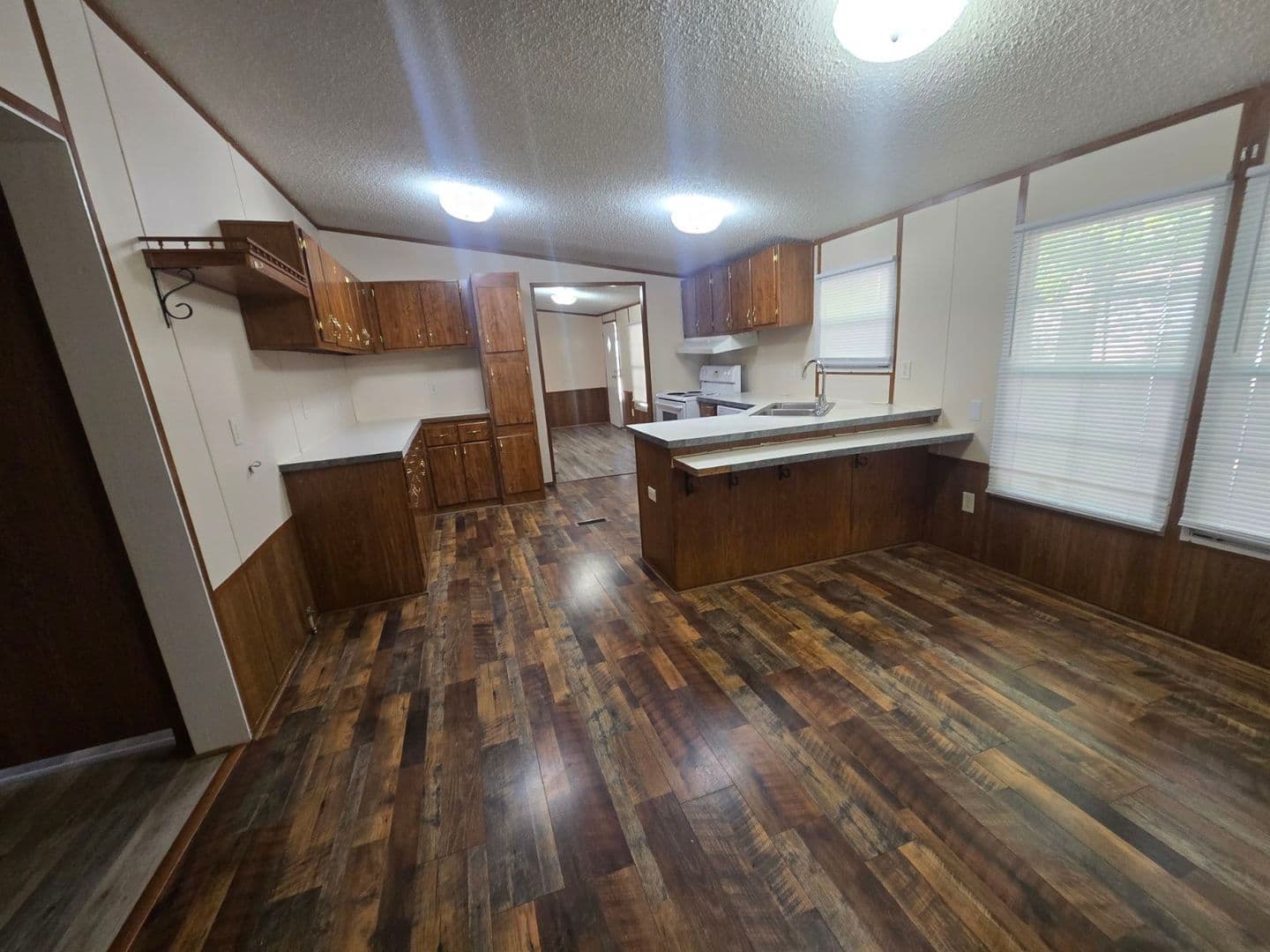 Dry Prong Apartment: 21459 Highway 167
