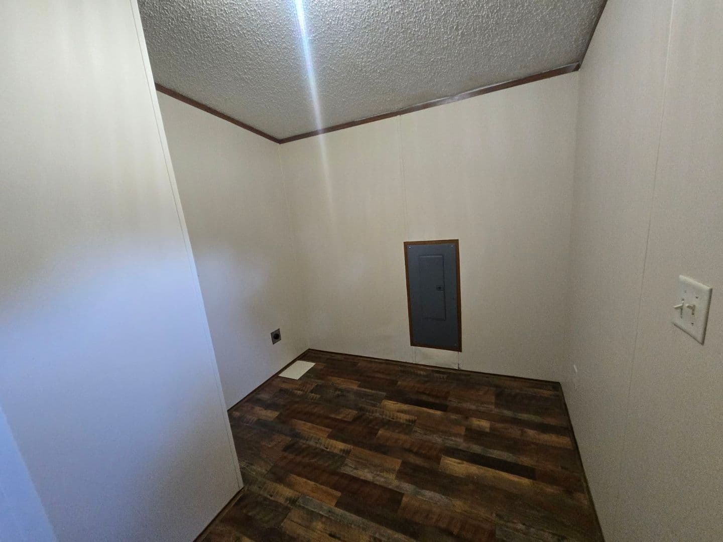 Dry Prong Apartment: 21459 Highway 167