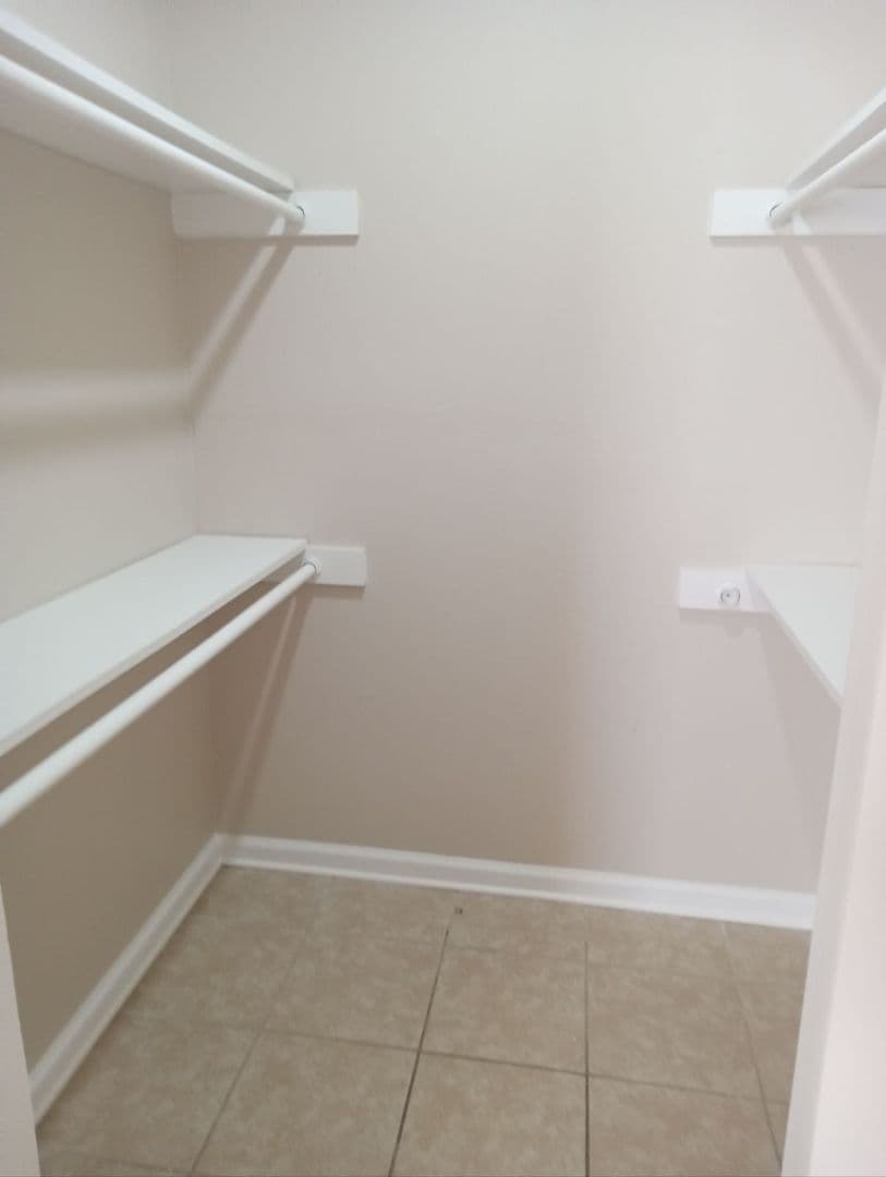 Alexandria Apartment: 2509 Culpepper Rd