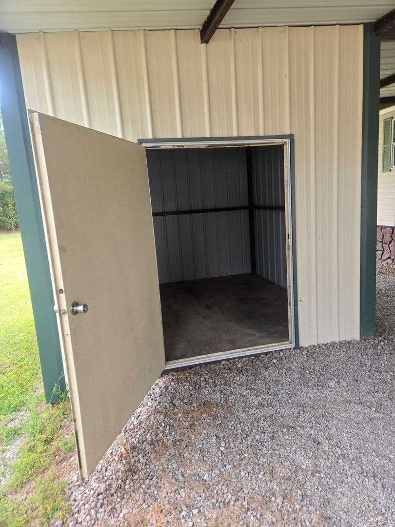 Dry Prong Apartment: 21459 Highway 167