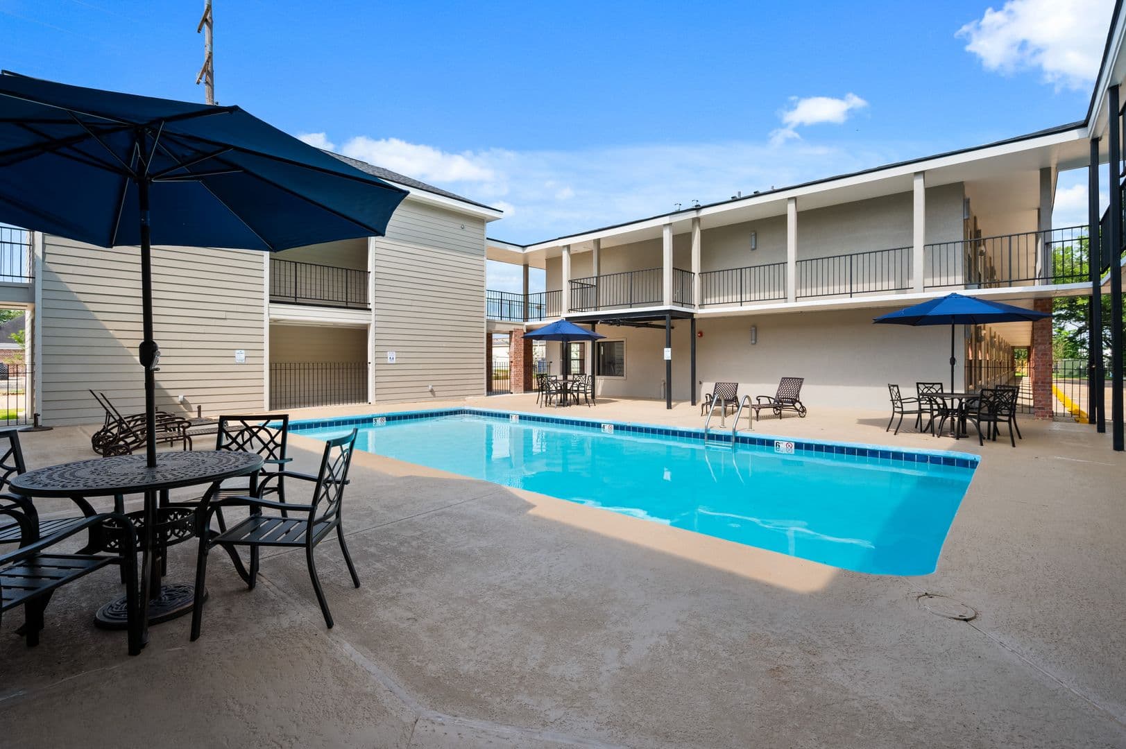 Alexandria Apartment: 3801 Halsey Street