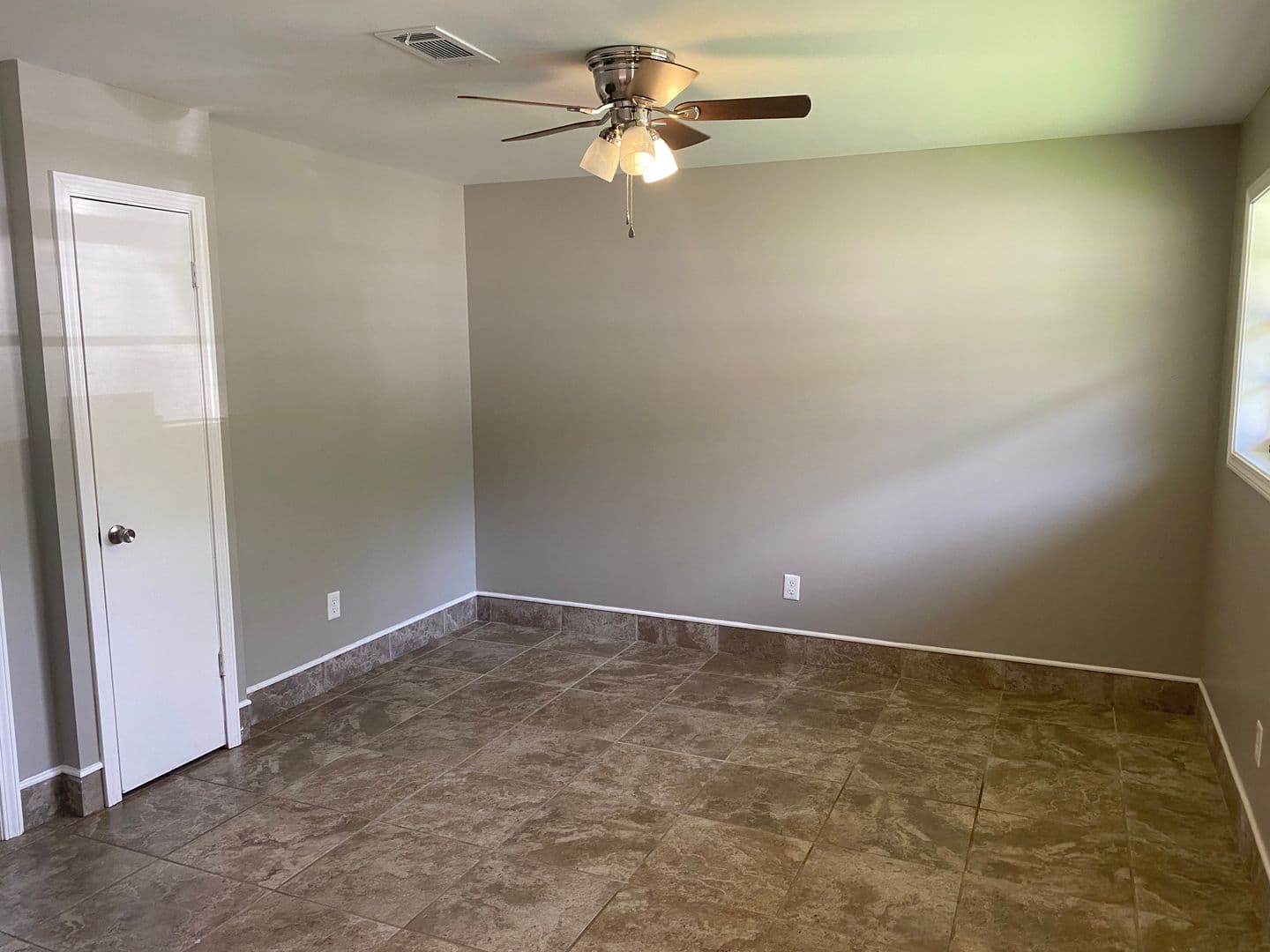 Pineville Apartment: 101 Burns Street