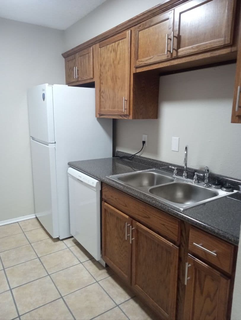 Alexandria Apartment: 2509 Culpepper Rd
