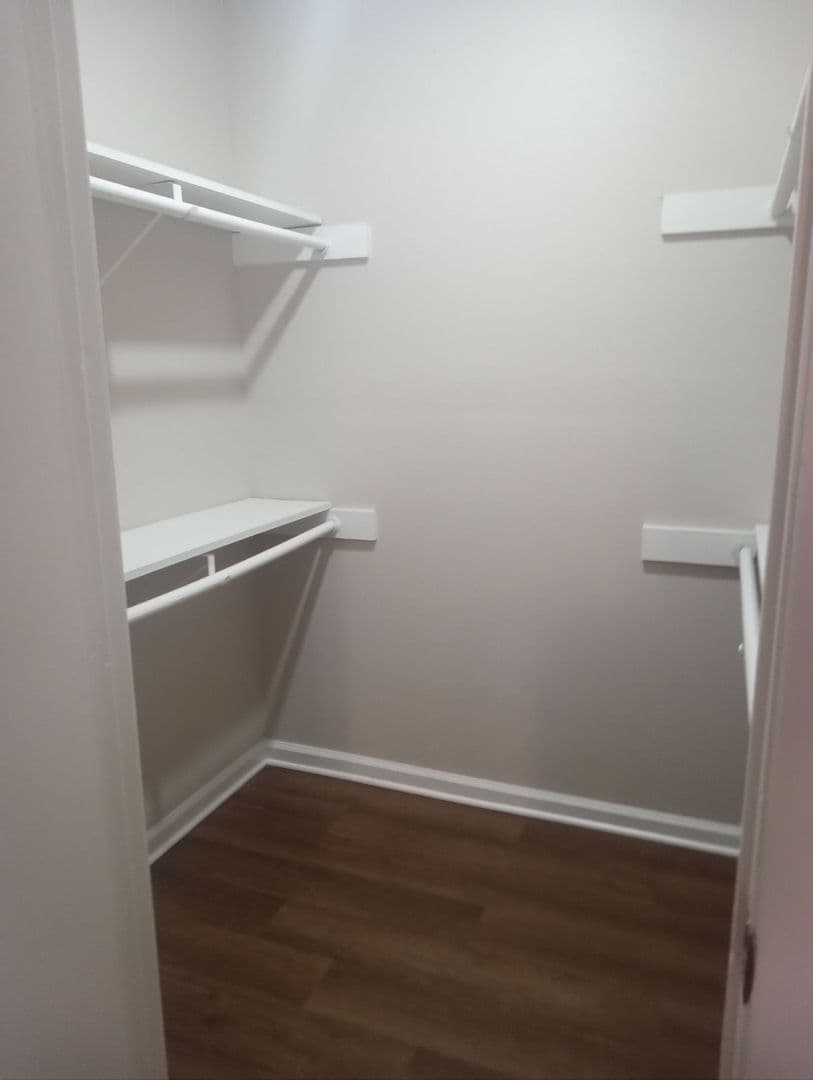 Alexandria Apartment: 2509 Culpepper Rd