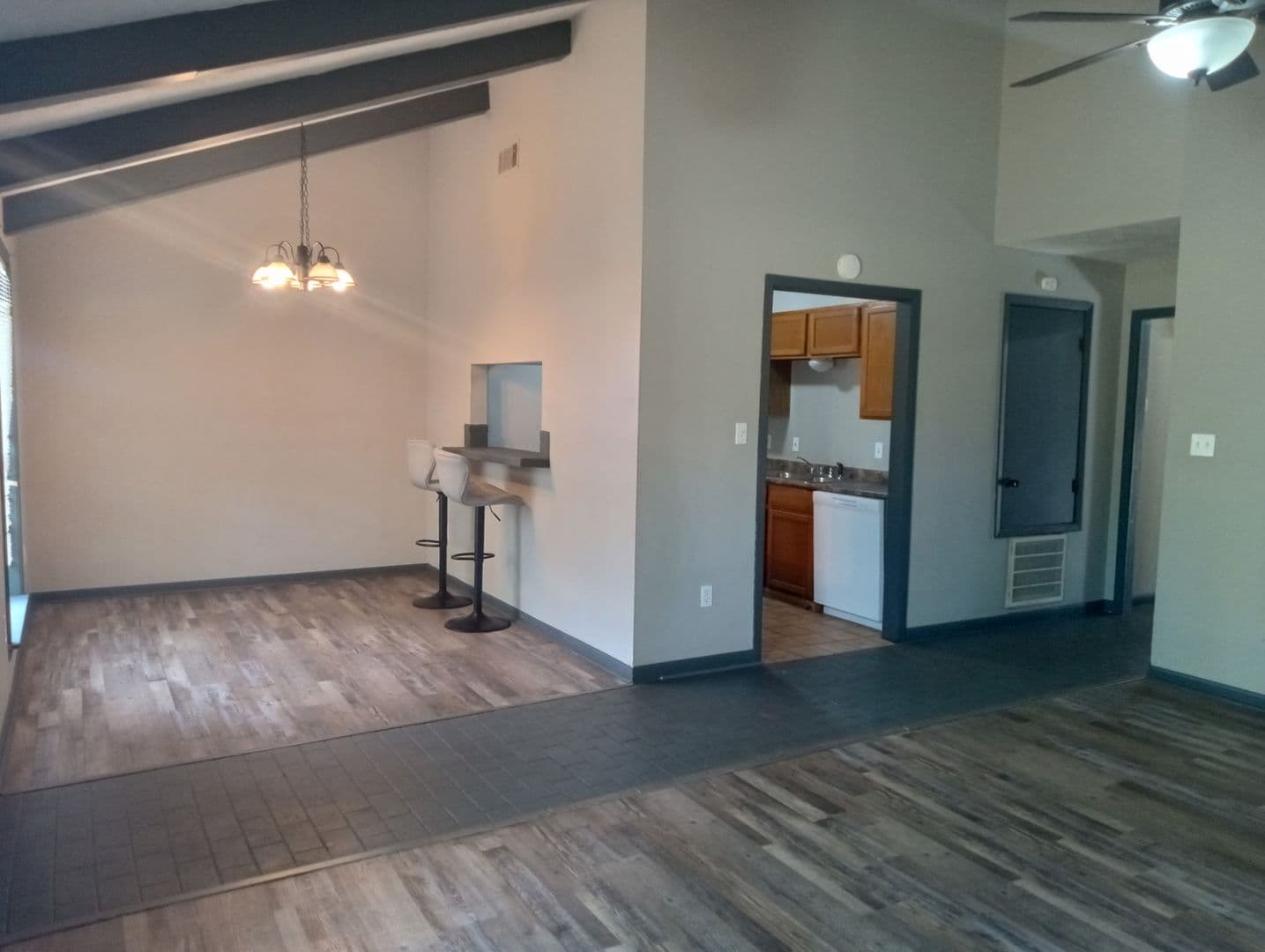 Alexandria Apartment: 2802 - 2804 Horseshoe Drive