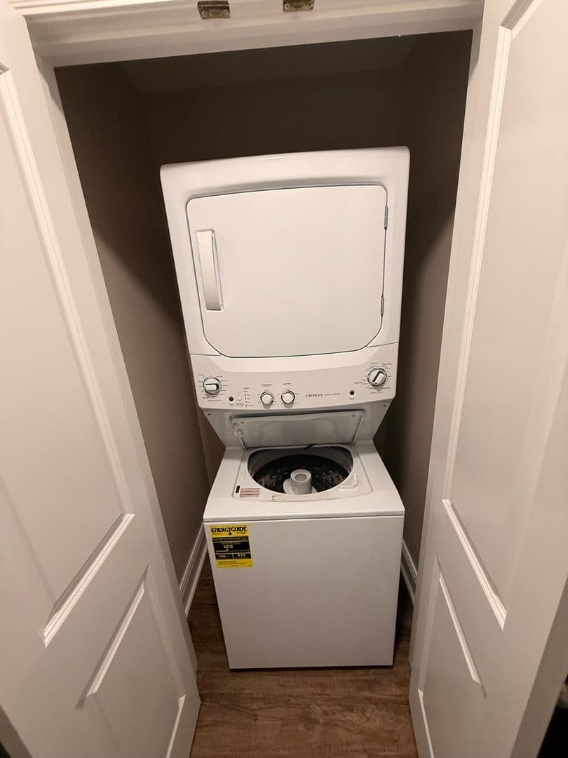 Alexandria Apartment: 3801 Halsey Street - Apt 204