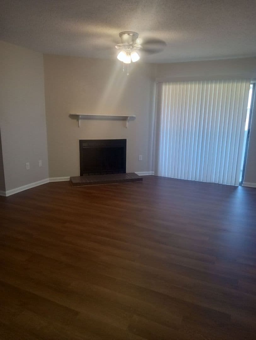 Alexandria Apartment: 2509 Culpepper Rd