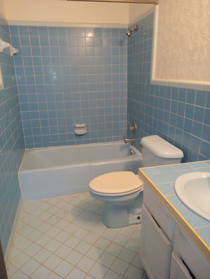 Alexandria Apartment: 2802 - 2804 Horseshoe Drive