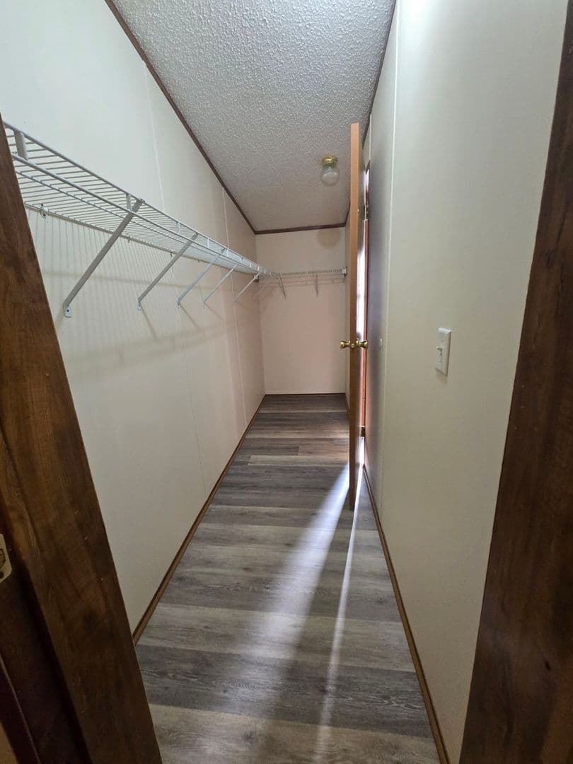 Dry Prong Apartment: 21459 Highway 167