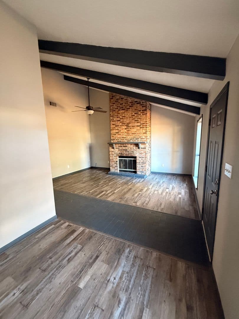 Alexandria Apartment: 2802 - 2804 Horseshoe Drive