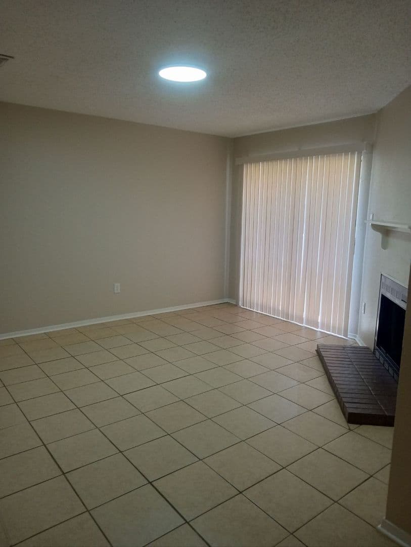 Alexandria Apartment: 2509 Culpepper Rd