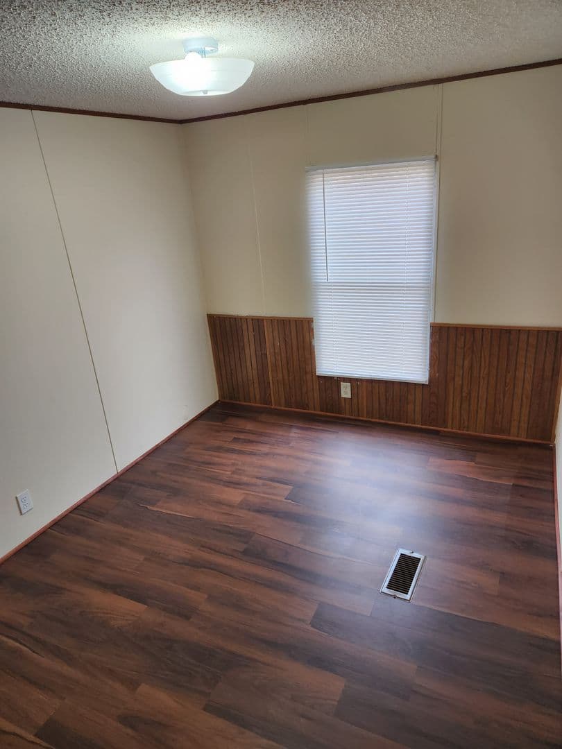 Dry Prong Apartment: 21459 Highway 167