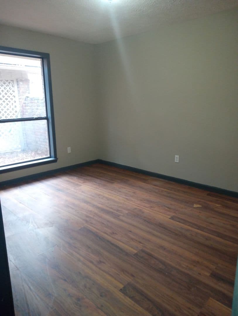 Alexandria Apartment: 2802 - 2804 Horseshoe Drive