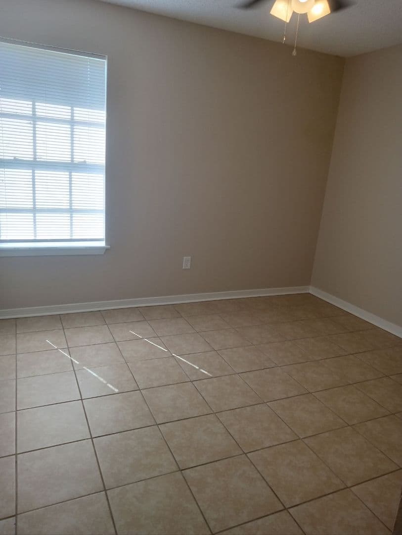 Alexandria Apartment: 2509 Culpepper Rd