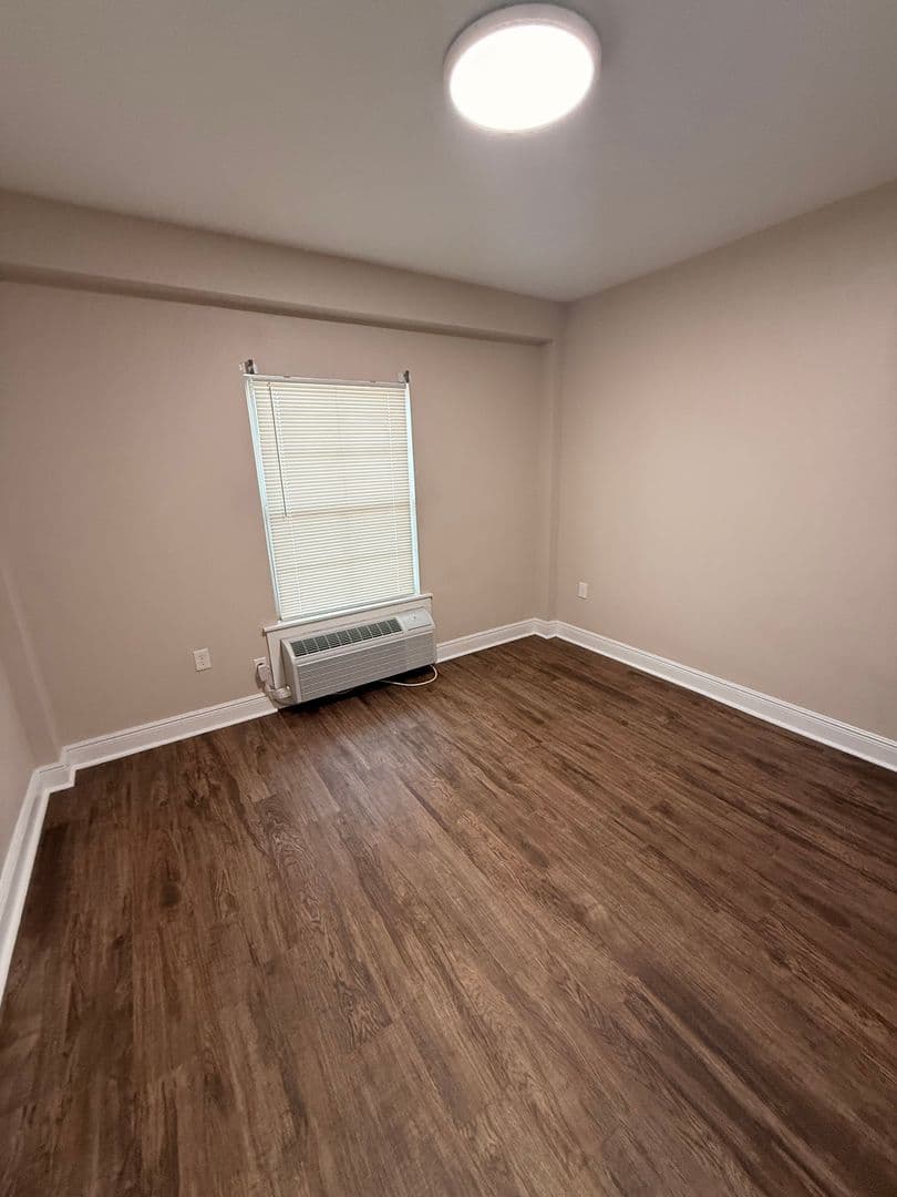 Alexandria Apartment: 3801 Halsey Street