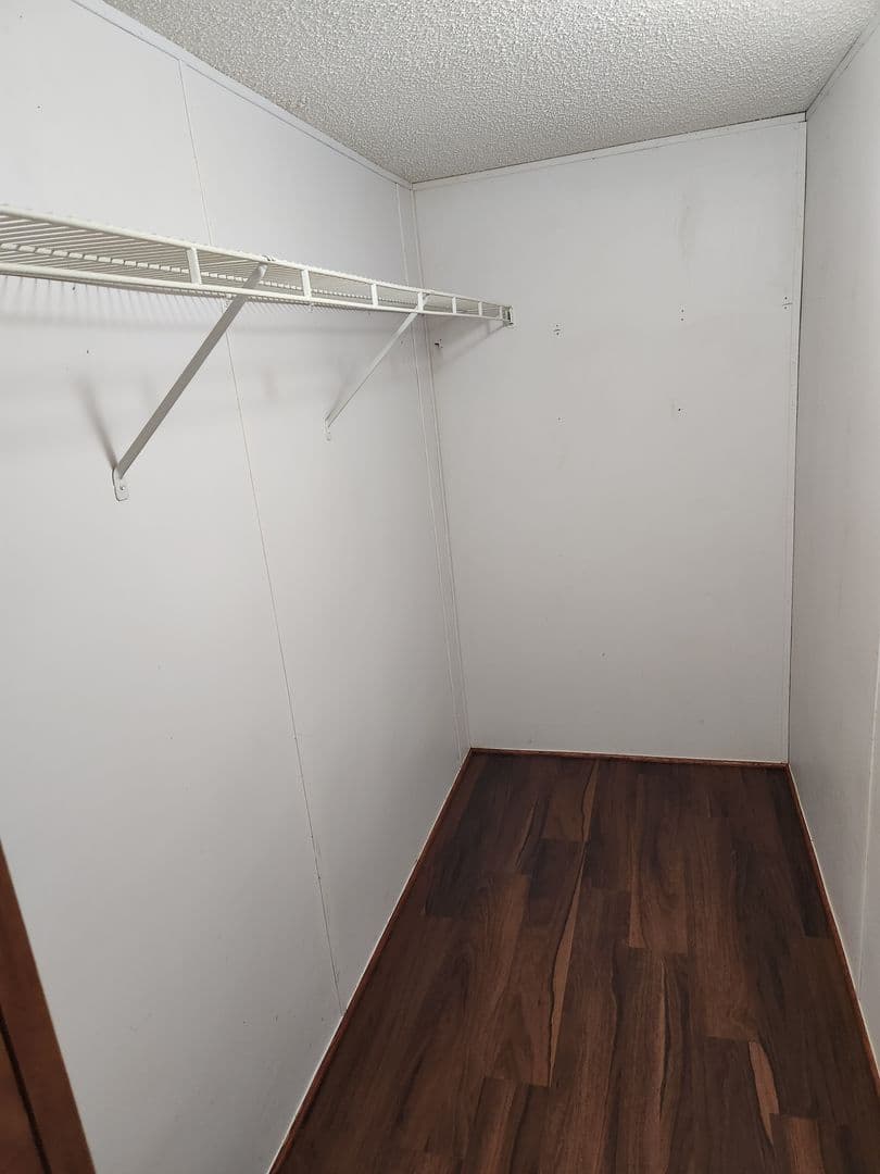 Dry Prong Apartment: 21459 Highway 167