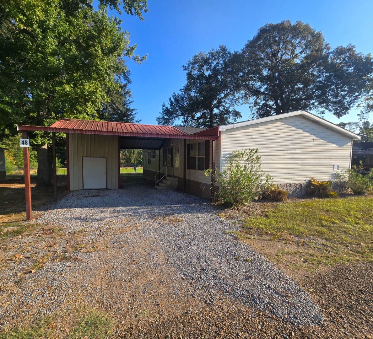 Dry Prong Apartment: 21459 Highway 167