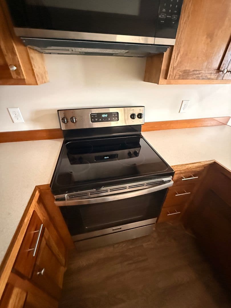 Alexandria Apartment: 3801 Halsey Street