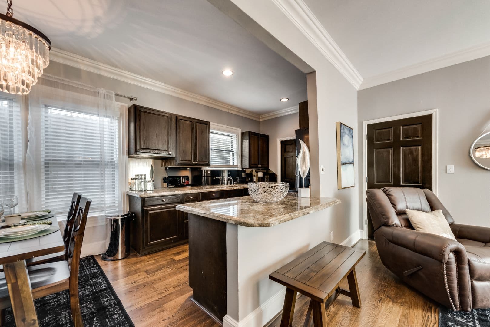 Dallas Apartment: 4417 Swiss Avenue