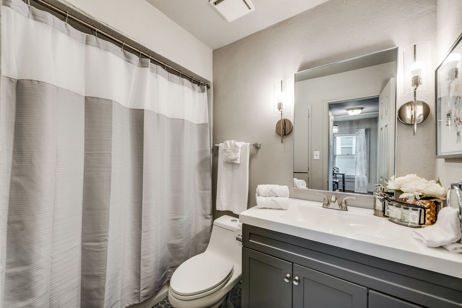 Dallas Apartment: 5303 East Side Avenue