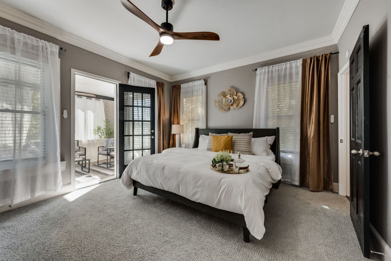 Dallas Apartment: 4417 Swiss Avenue