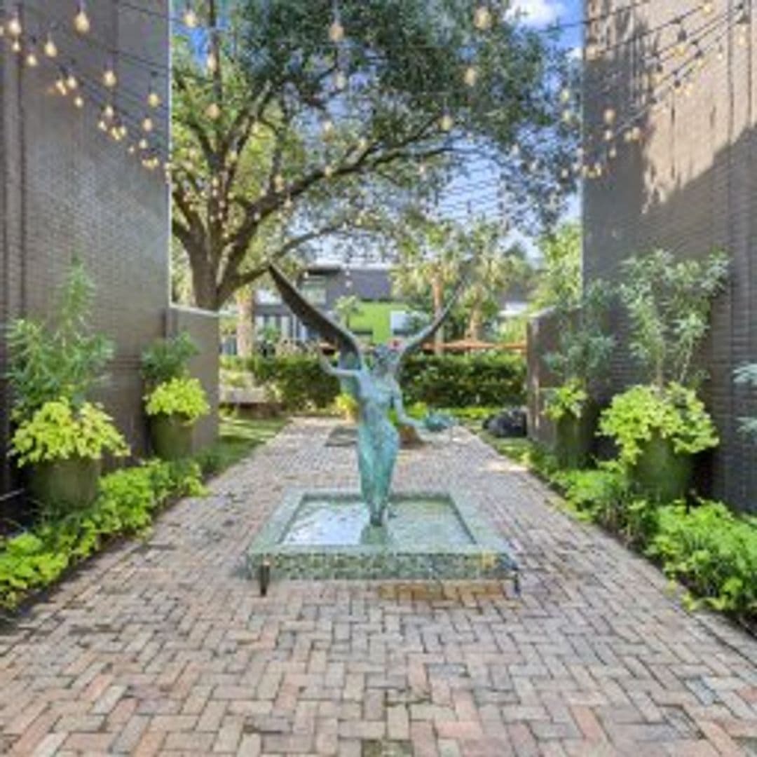 Dallas Apartment: 4417 Swiss Avenue