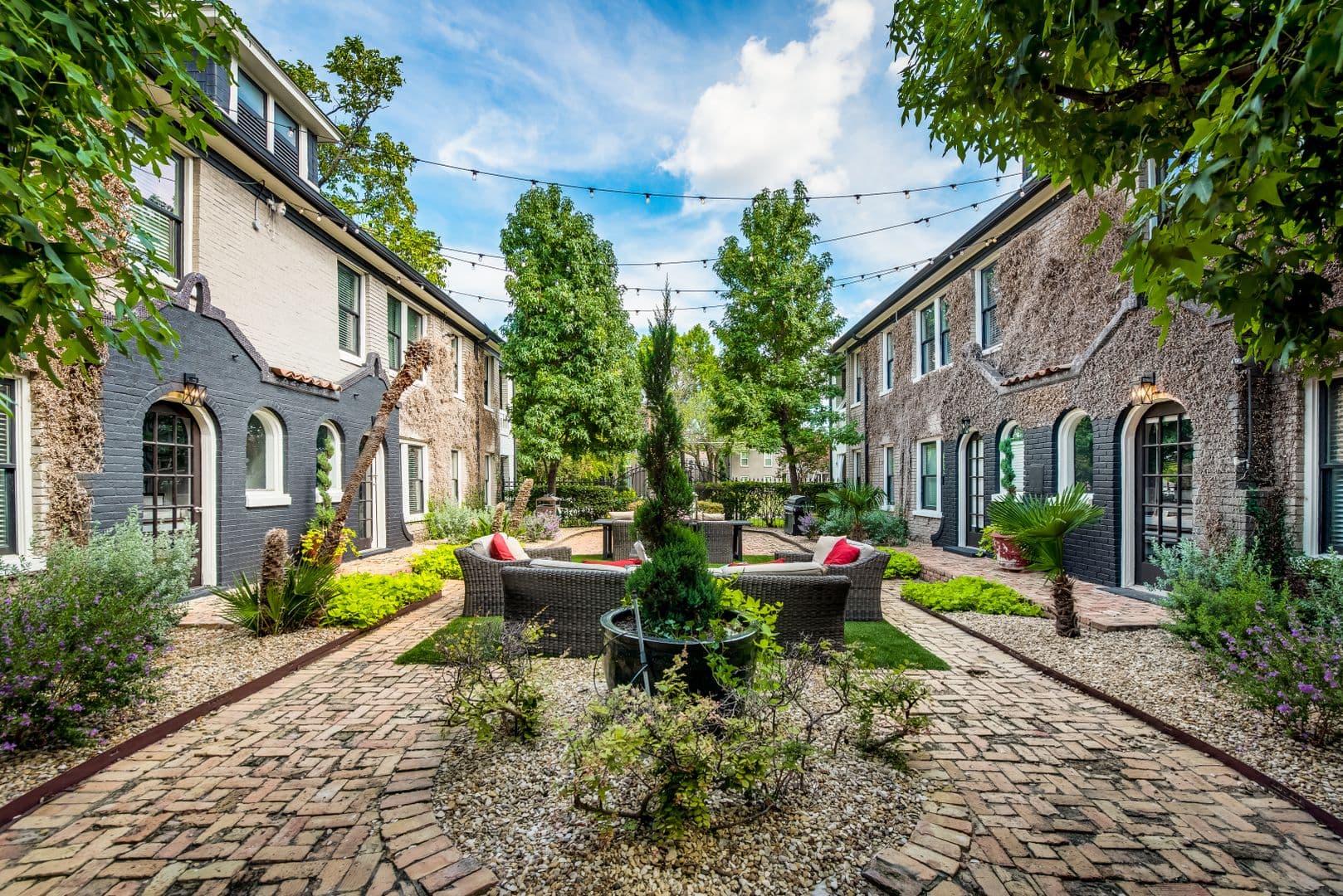 Dallas Apartment: 4417 Swiss Avenue