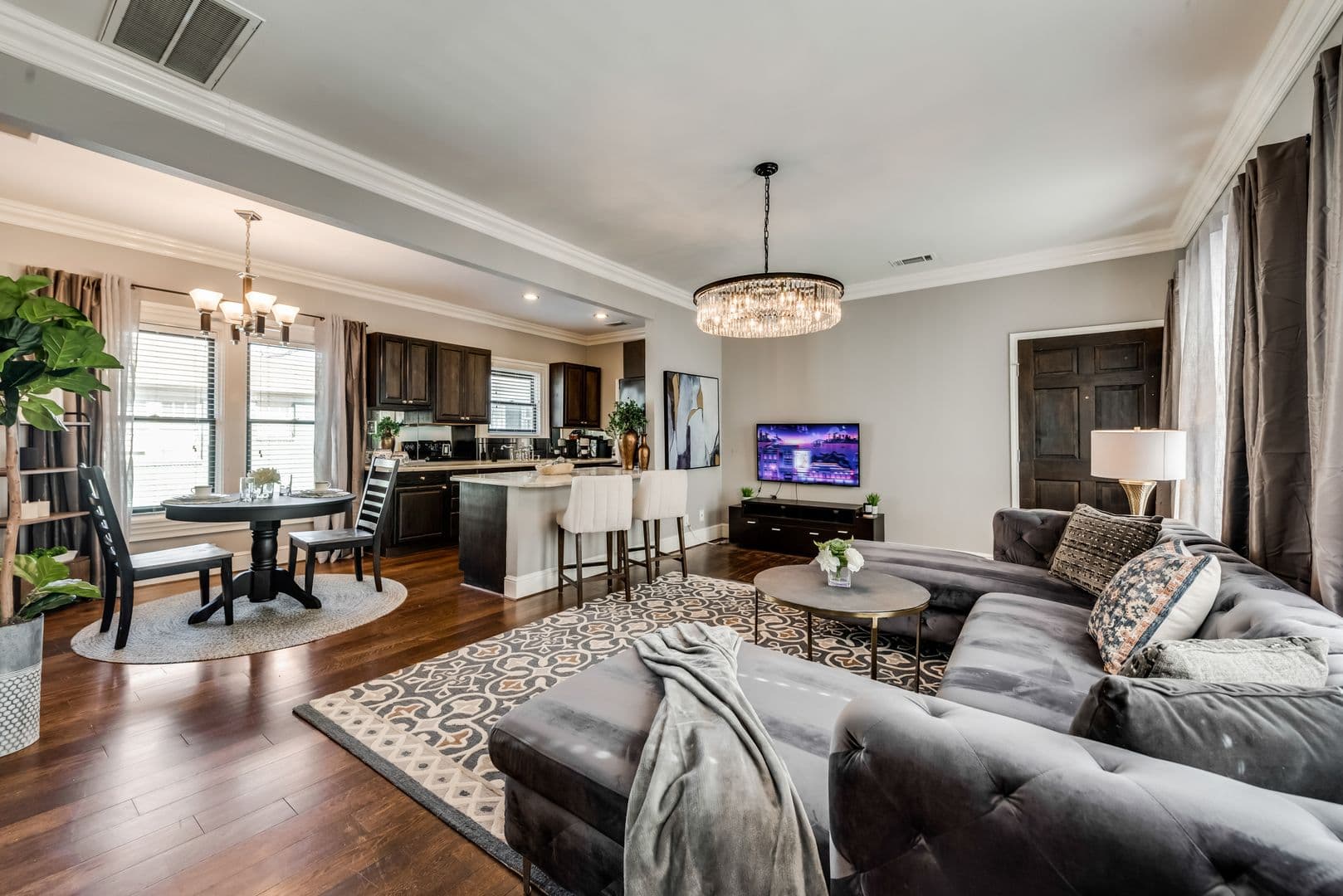 Dallas Apartment: 4417 Swiss Avenue