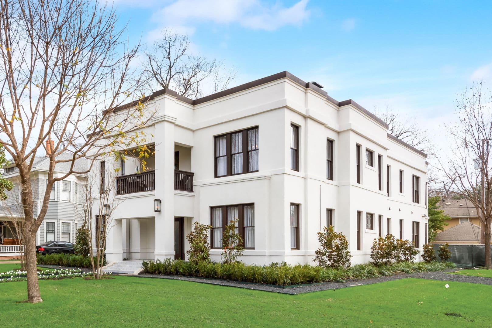 Dallas Apartment: 4902 Worth Street