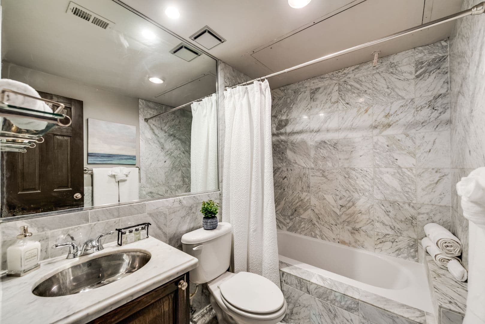 Dallas Apartment: 4417 Swiss Avenue