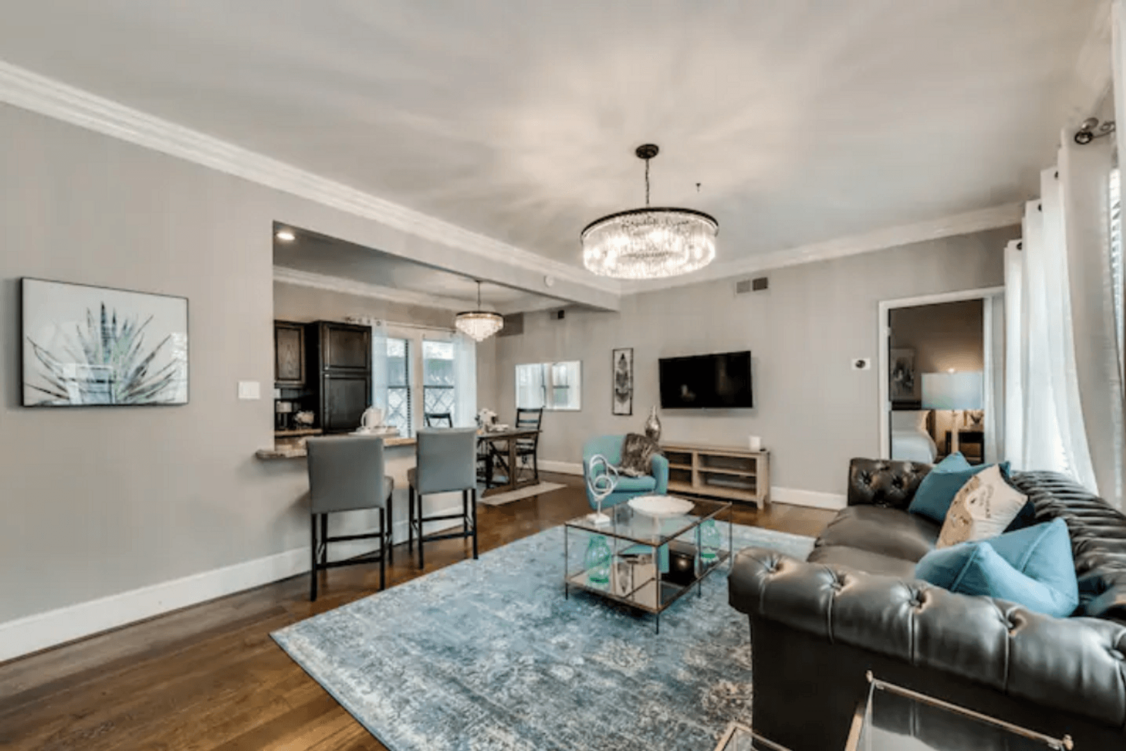 Dallas Apartment: 4417 Swiss Avenue