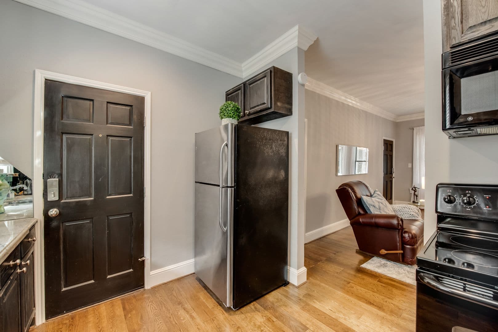 Dallas Apartment: 4417 Swiss Avenue