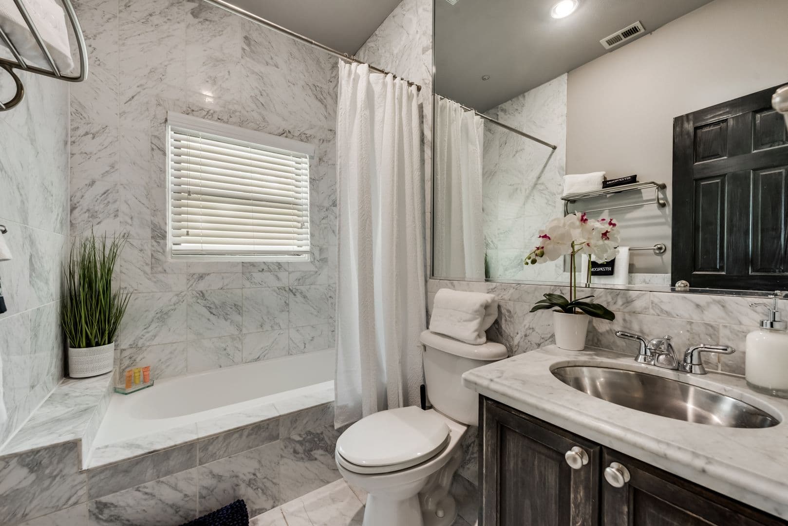 Dallas Apartment: 4417 Swiss Avenue
