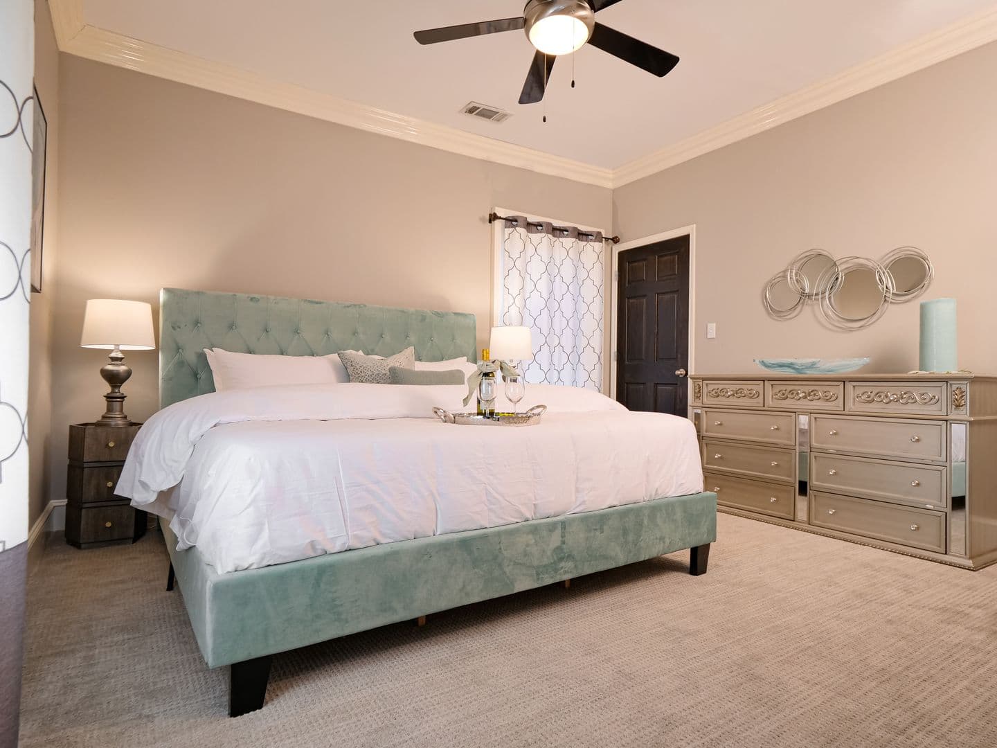 Dallas Apartment: 4417 Swiss Avenue