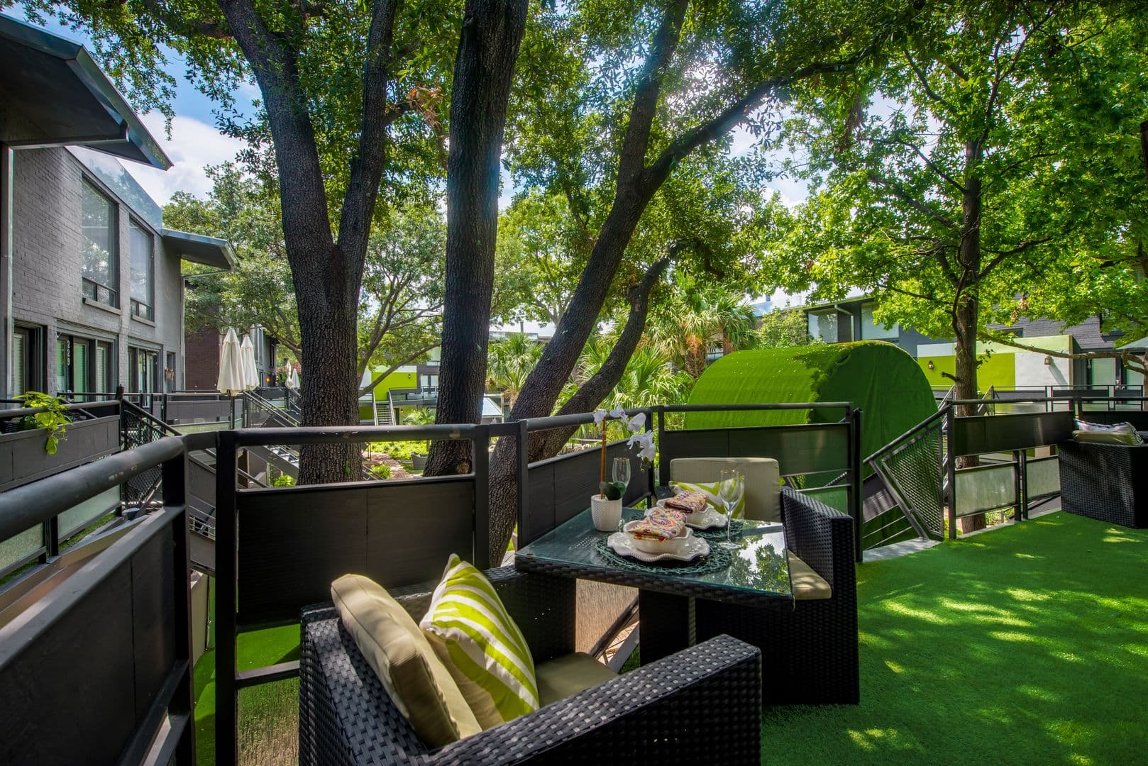 Dallas Apartment: 6011 Gaston Avenue
