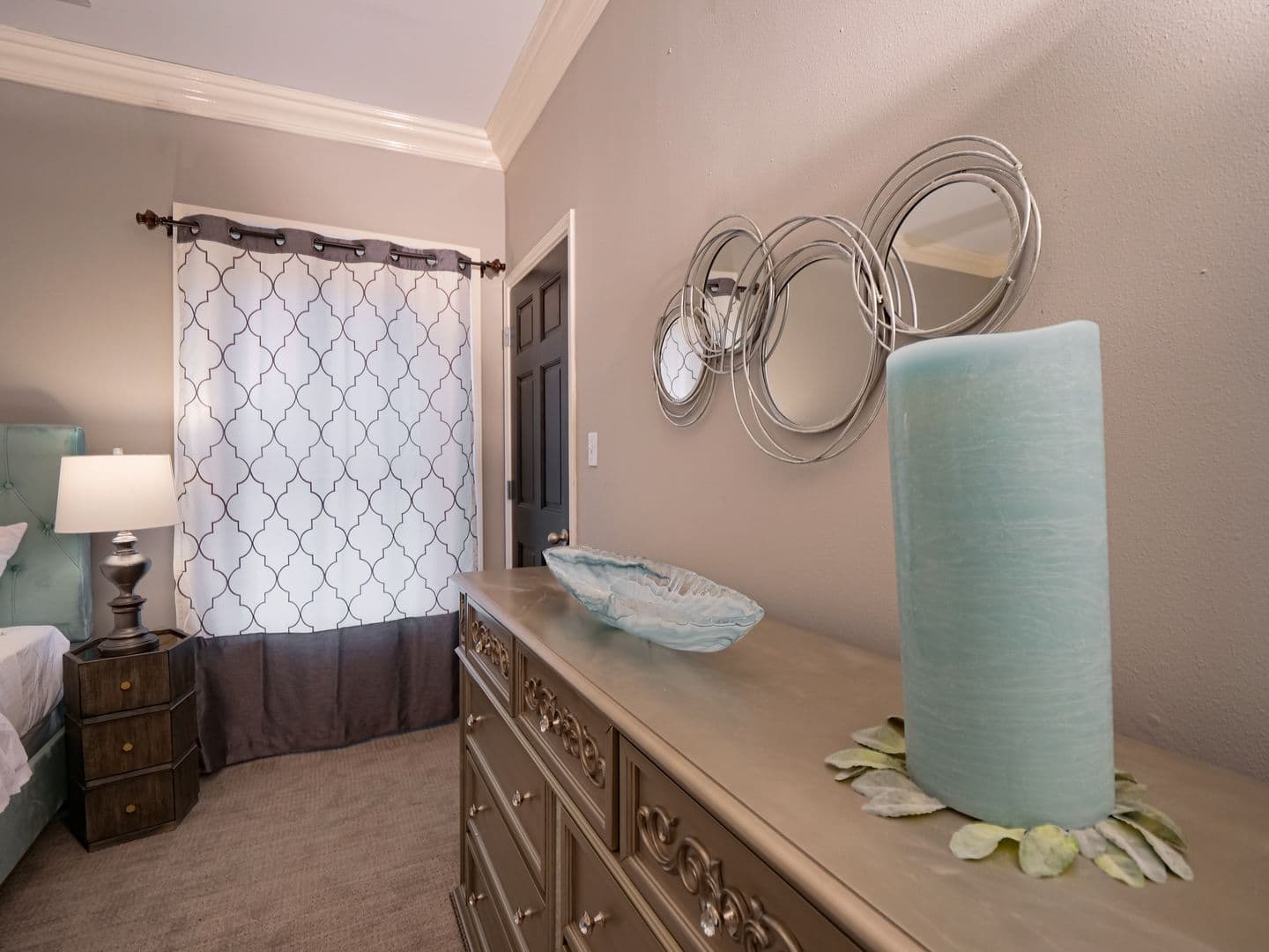 Dallas Apartment: 4417 Swiss Avenue