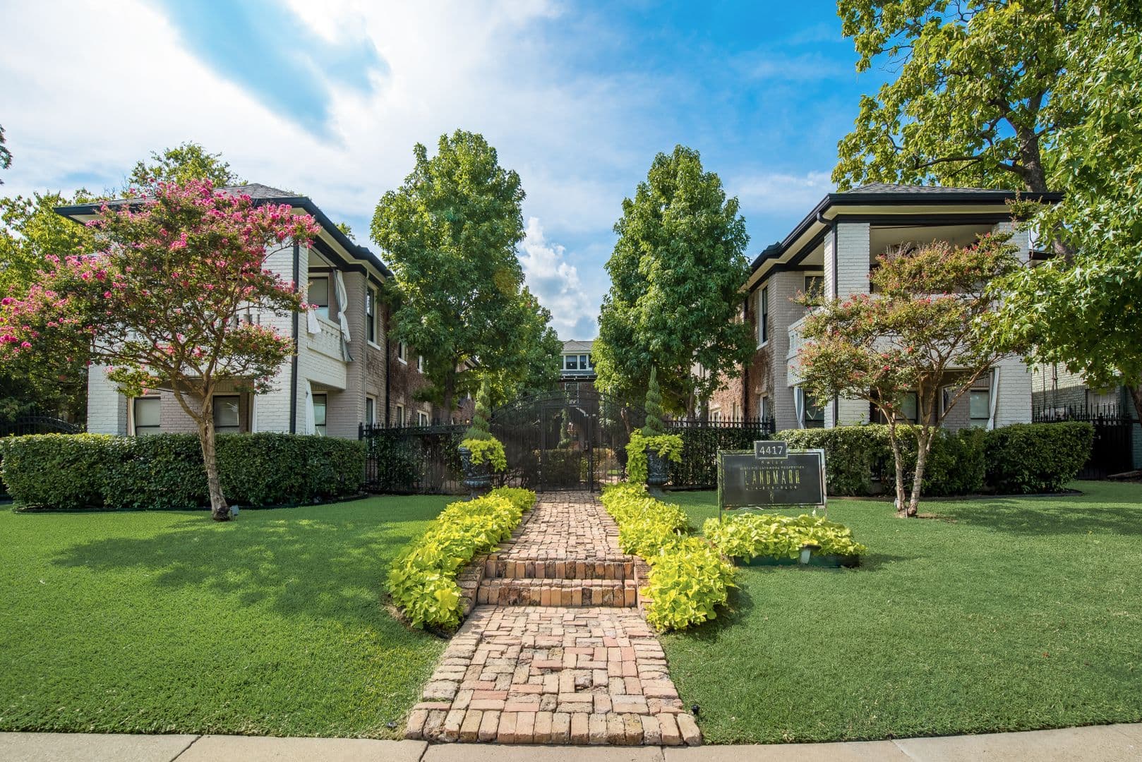 Dallas Apartment: 4417 Swiss Avenue