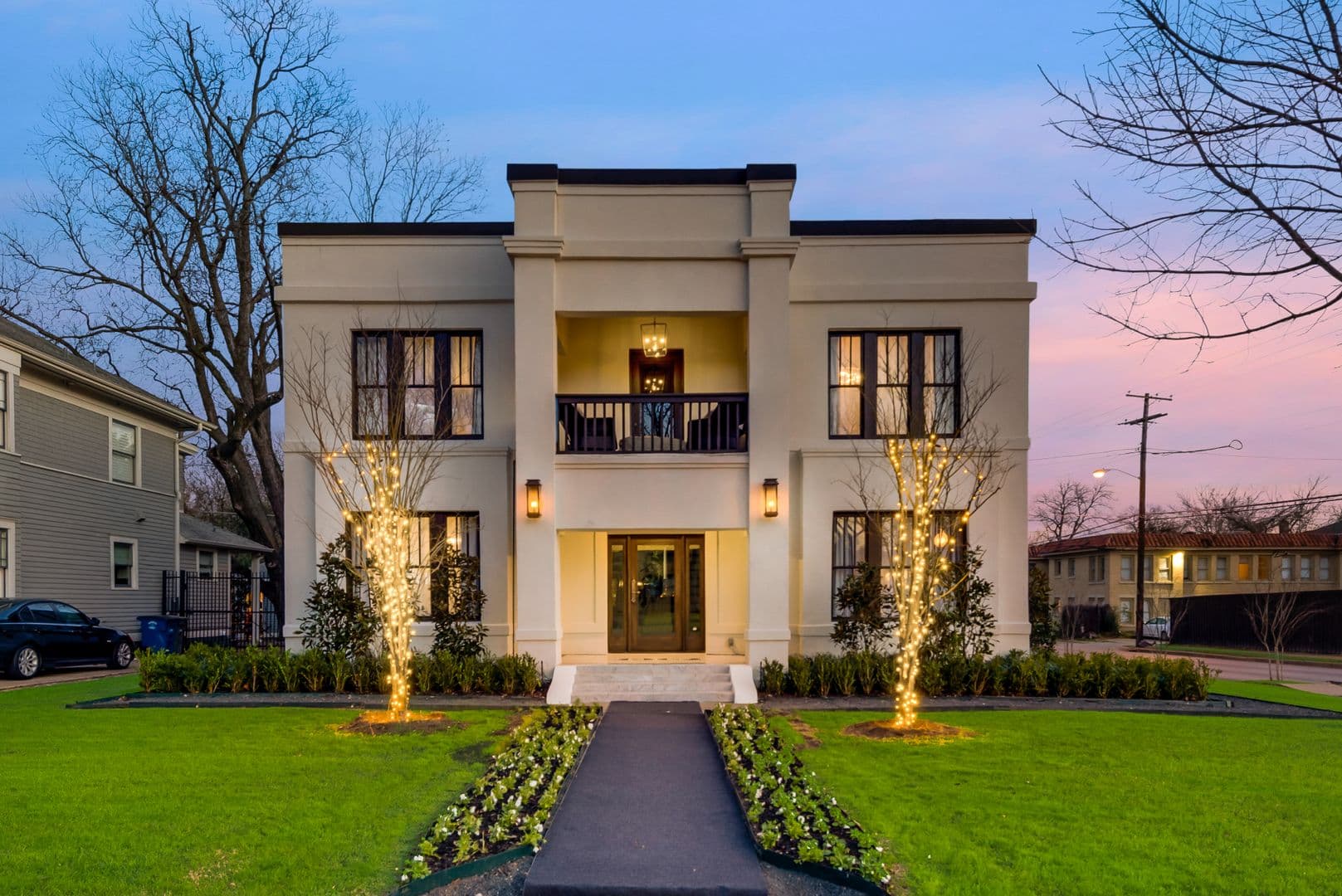 Dallas Apartment: 4902 Worth Street