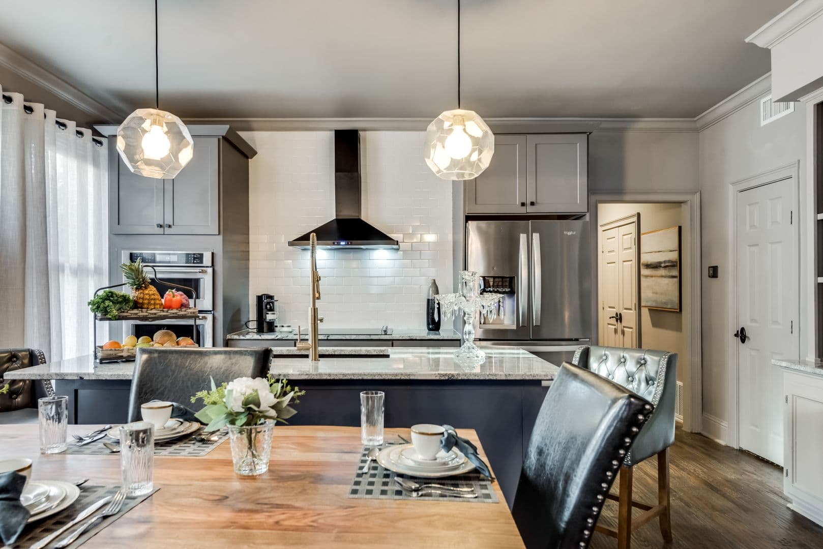 Dallas Apartment: 4902 Worth Street