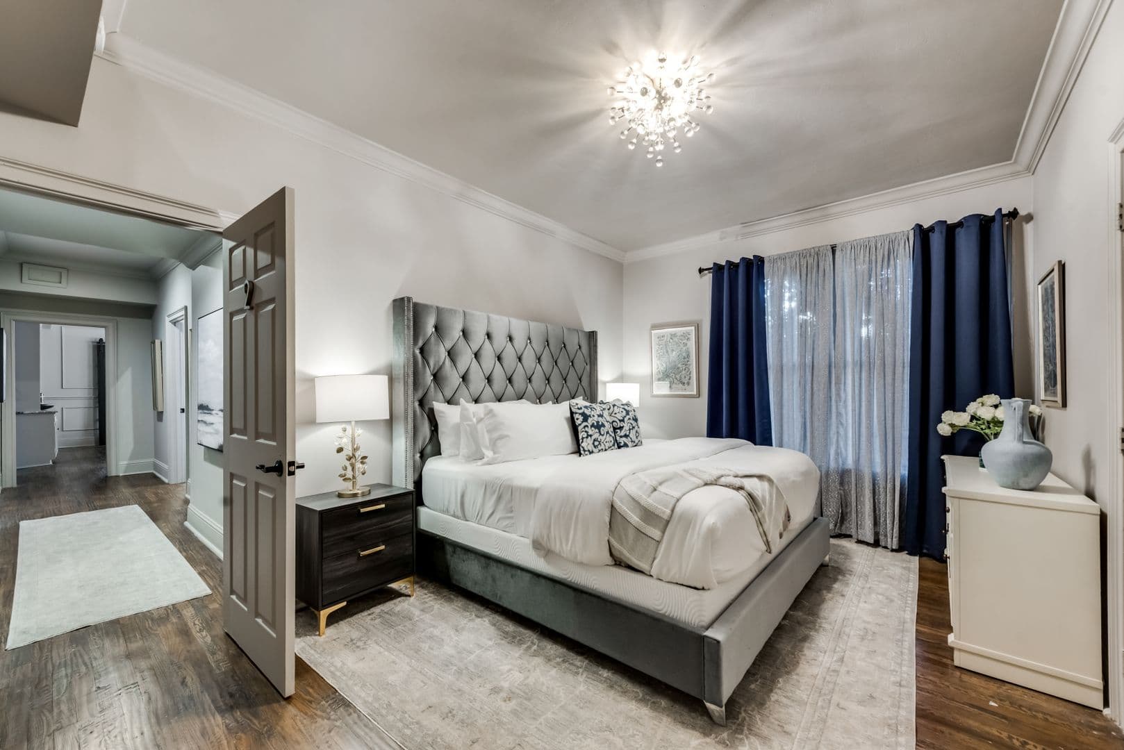 Dallas Apartment: 4902 Worth Street