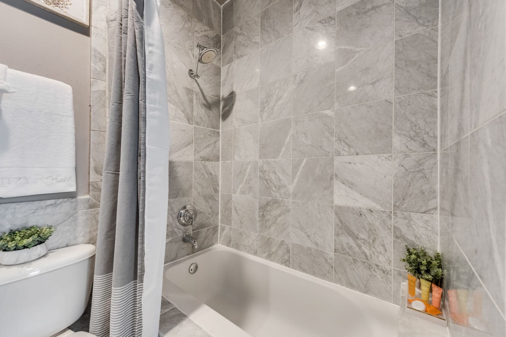 Dallas Apartment: 4417 Swiss Avenue