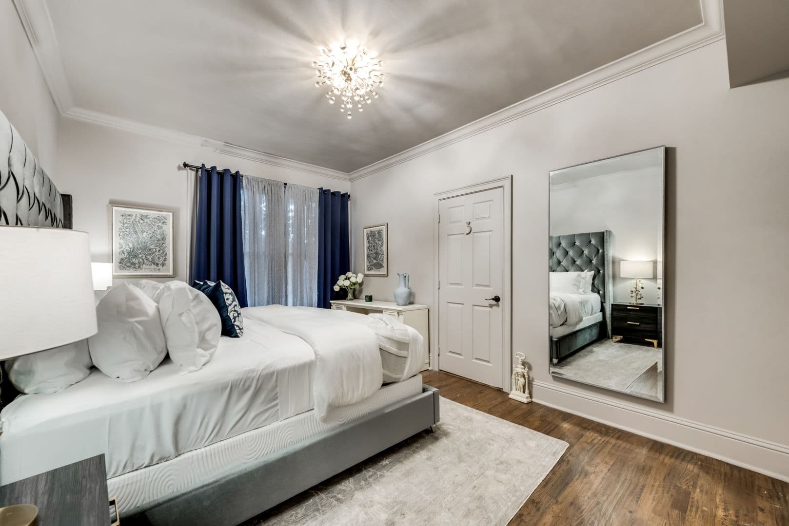 Dallas Apartment: 4902 Worth Street