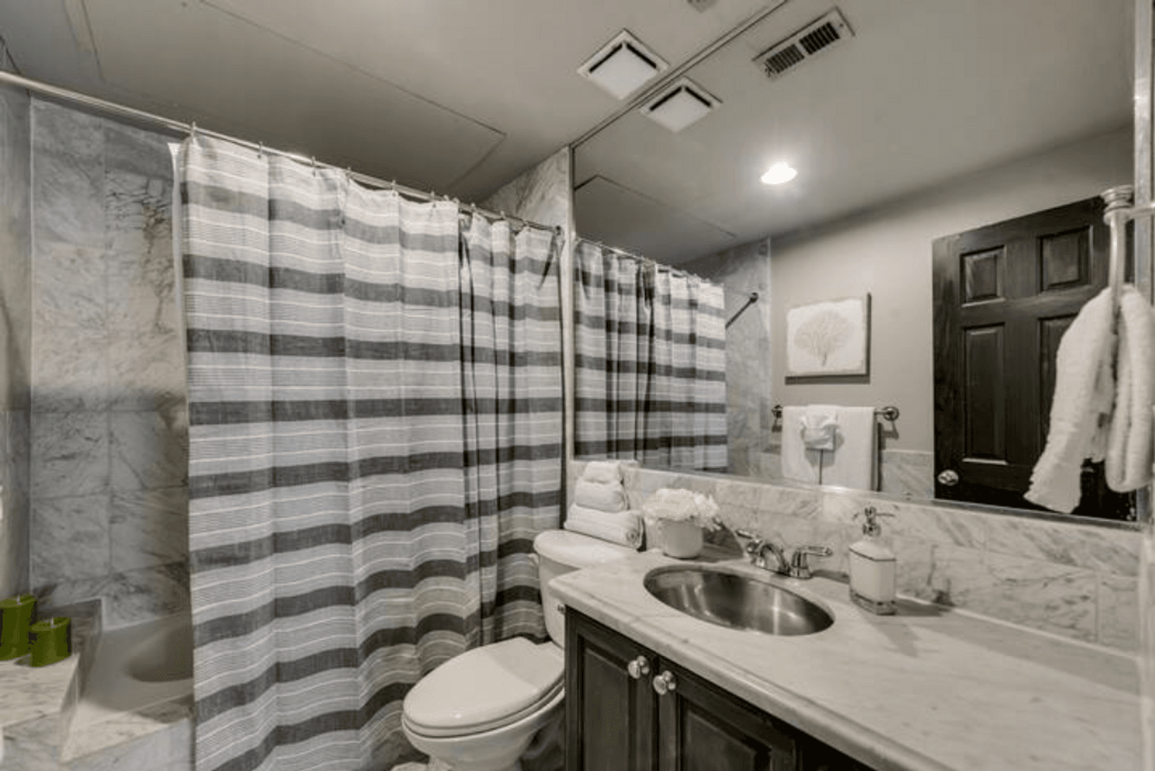 Dallas Apartment: 4417 Swiss Avenue