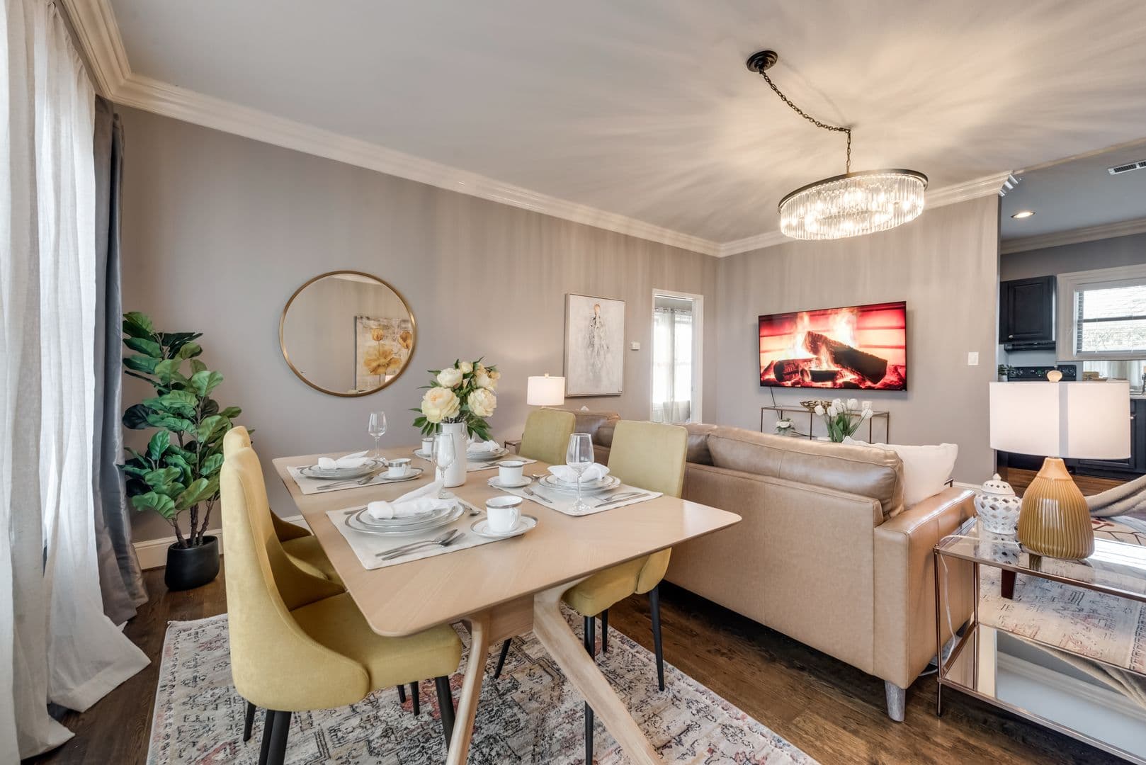 Dallas Apartment: 4417 Swiss Avenue