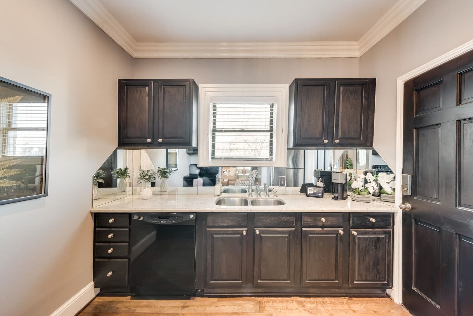 Dallas Apartment: 4417 Swiss Avenue