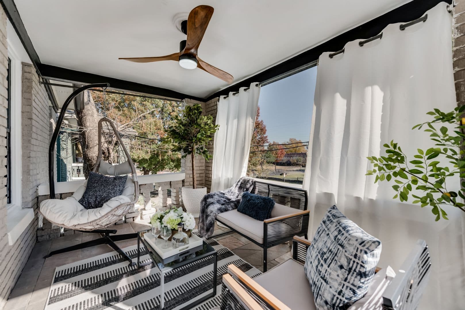 Dallas Apartment: 4417 Swiss Avenue