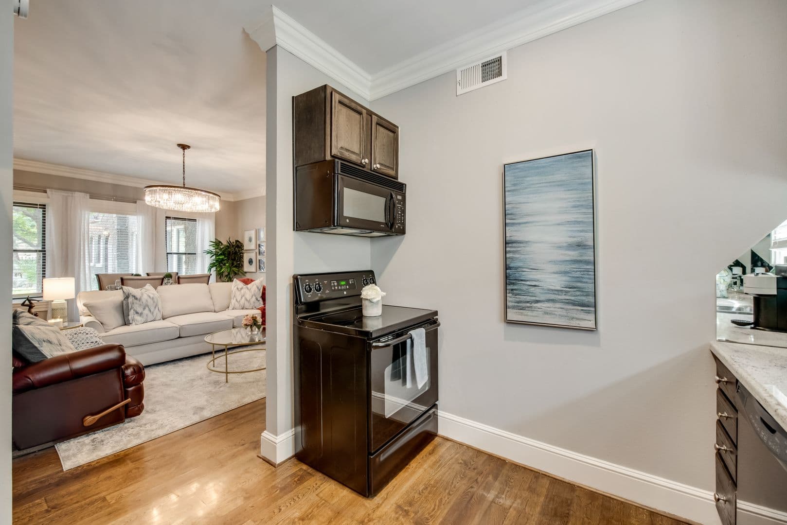 Dallas Apartment: 4417 Swiss Avenue