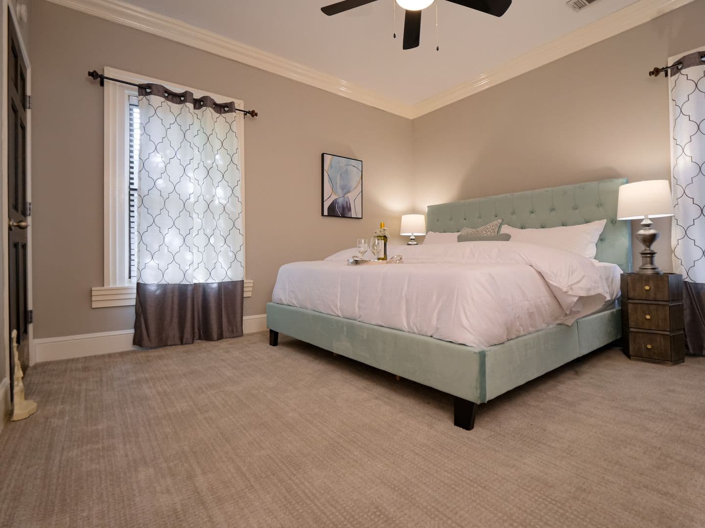 Dallas Apartment: 4417 Swiss Avenue